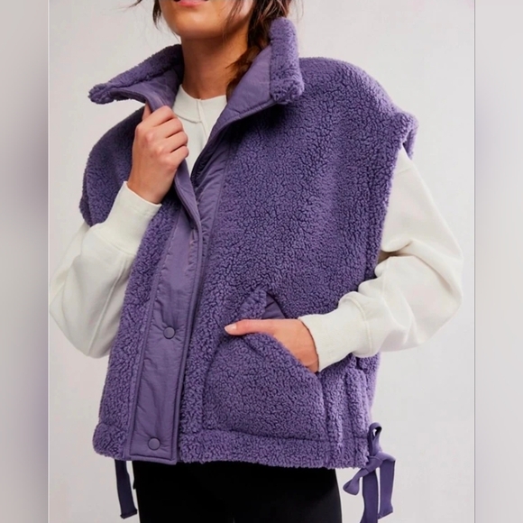 Free People Movement Scout It Out Vest NWT Graphite Oversized Snap Front Small - Picture 7 of 7